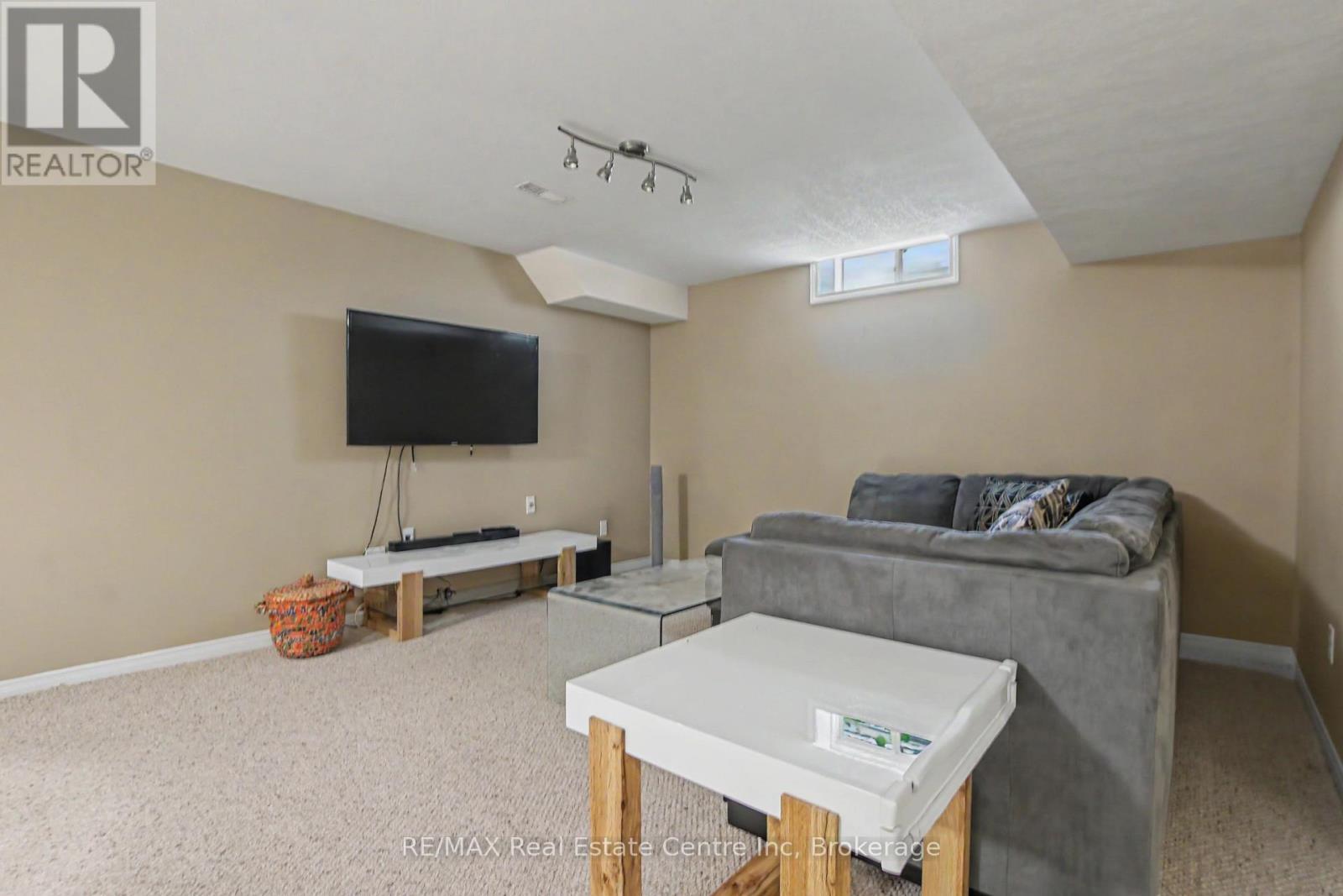 115 Mcfarlane Drive, Cambridge, ON - Indoor