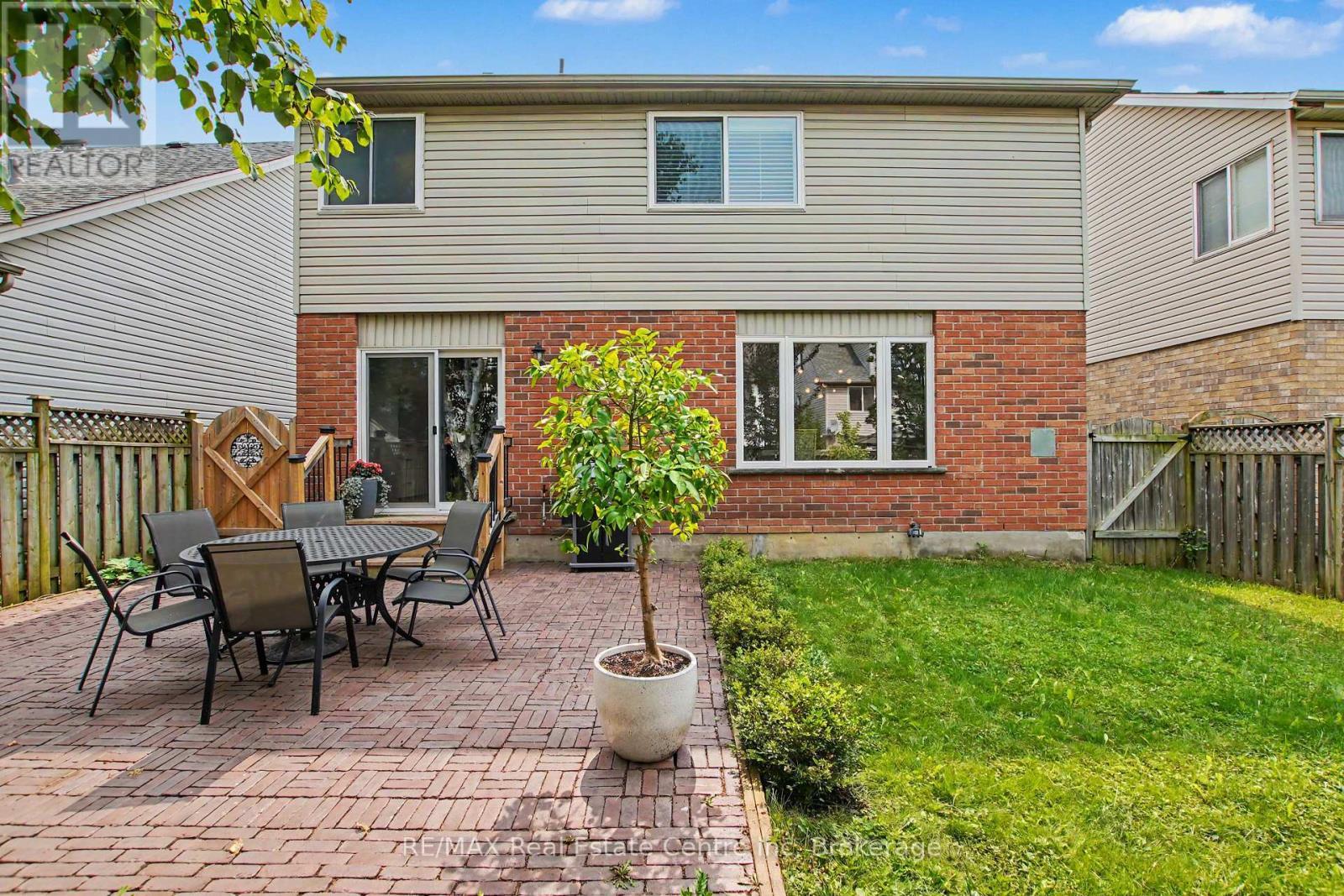 115 Mcfarlane Drive, Cambridge, ON - Outdoor With Deck Patio Veranda With Exterior