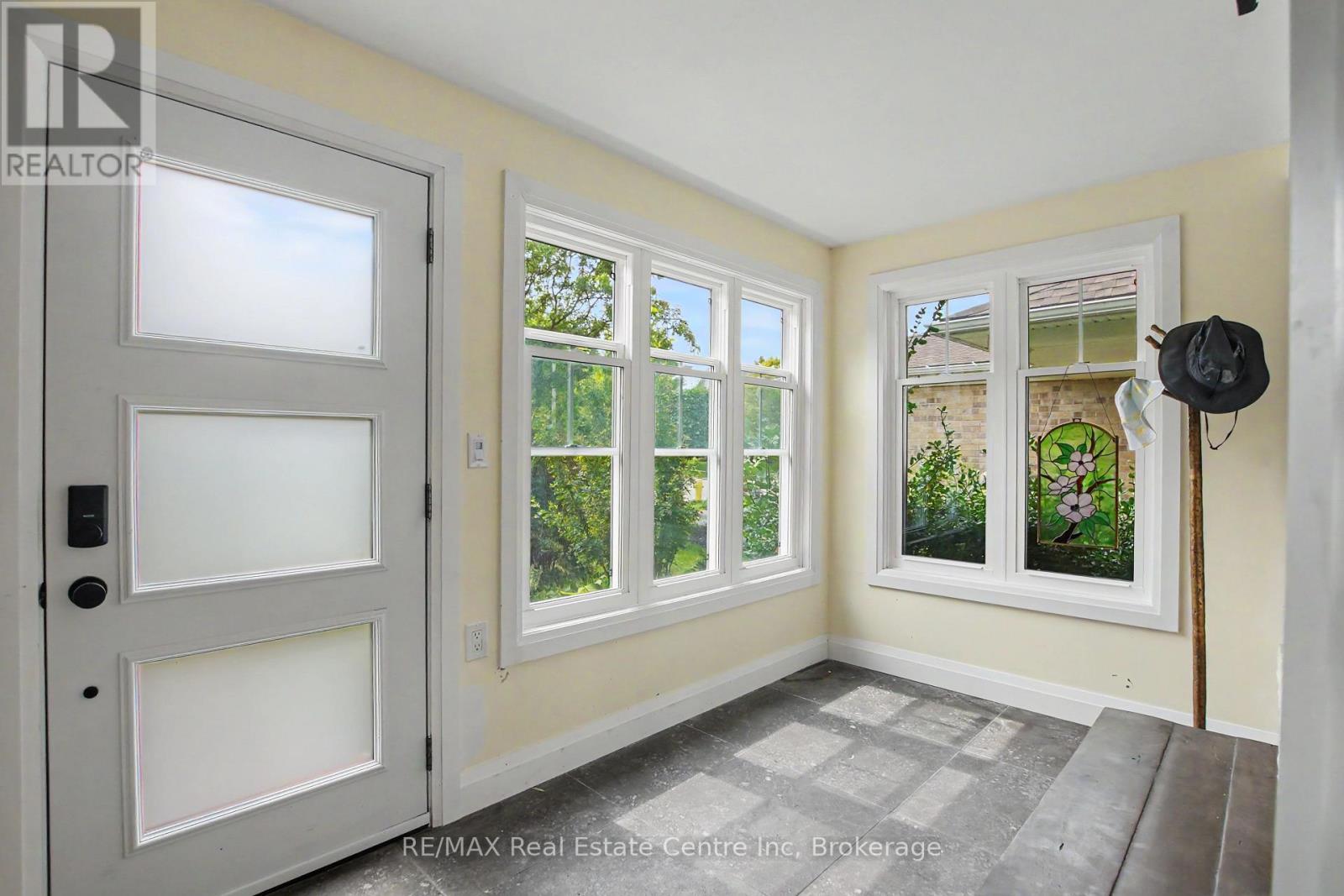 115 Mcfarlane Drive, Cambridge, ON - Indoor Photo Showing Other Room