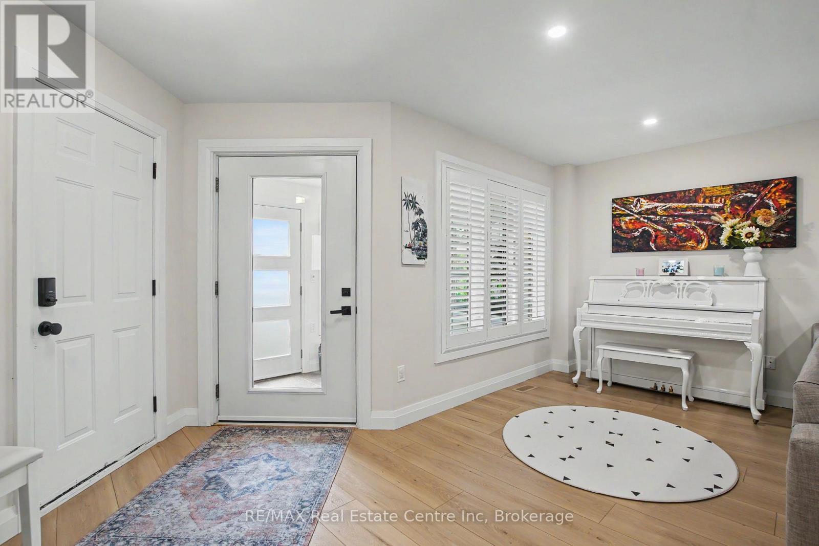 115 Mcfarlane Drive, Cambridge, ON - Indoor Photo Showing Other Room