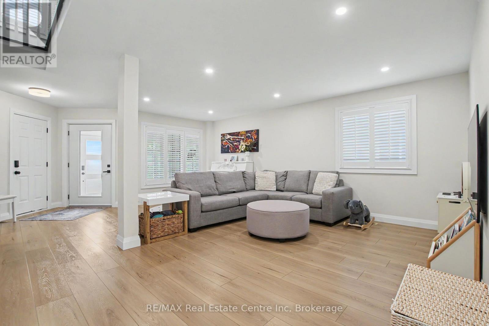 115 Mcfarlane Drive, Cambridge, ON - Indoor