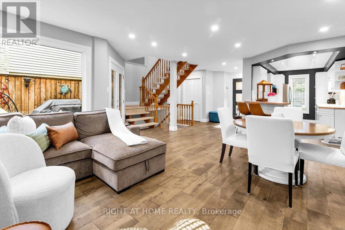 18 Bashford Road, Ajax, ON - Indoor Photo Showing Living Room