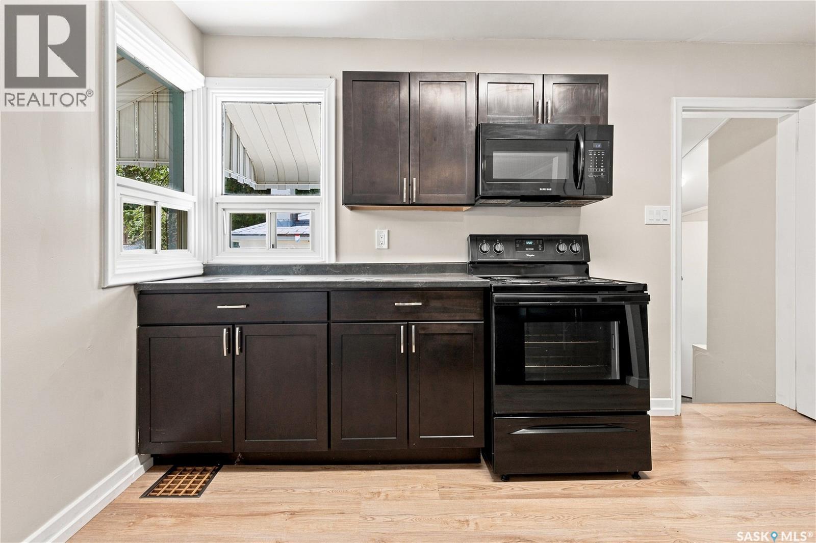 1336 Princess Street, Regina, SK - Indoor Photo Showing Kitchen