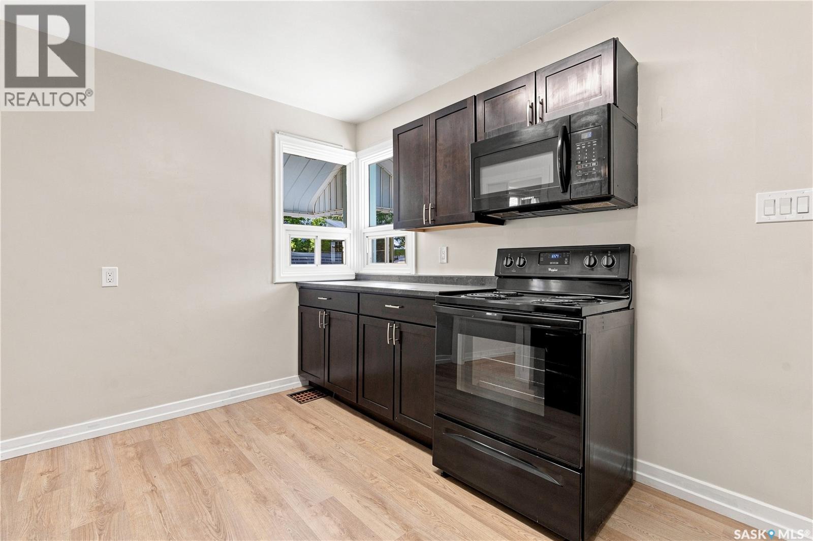 1336 Princess Street, Regina, SK - Indoor Photo Showing Kitchen