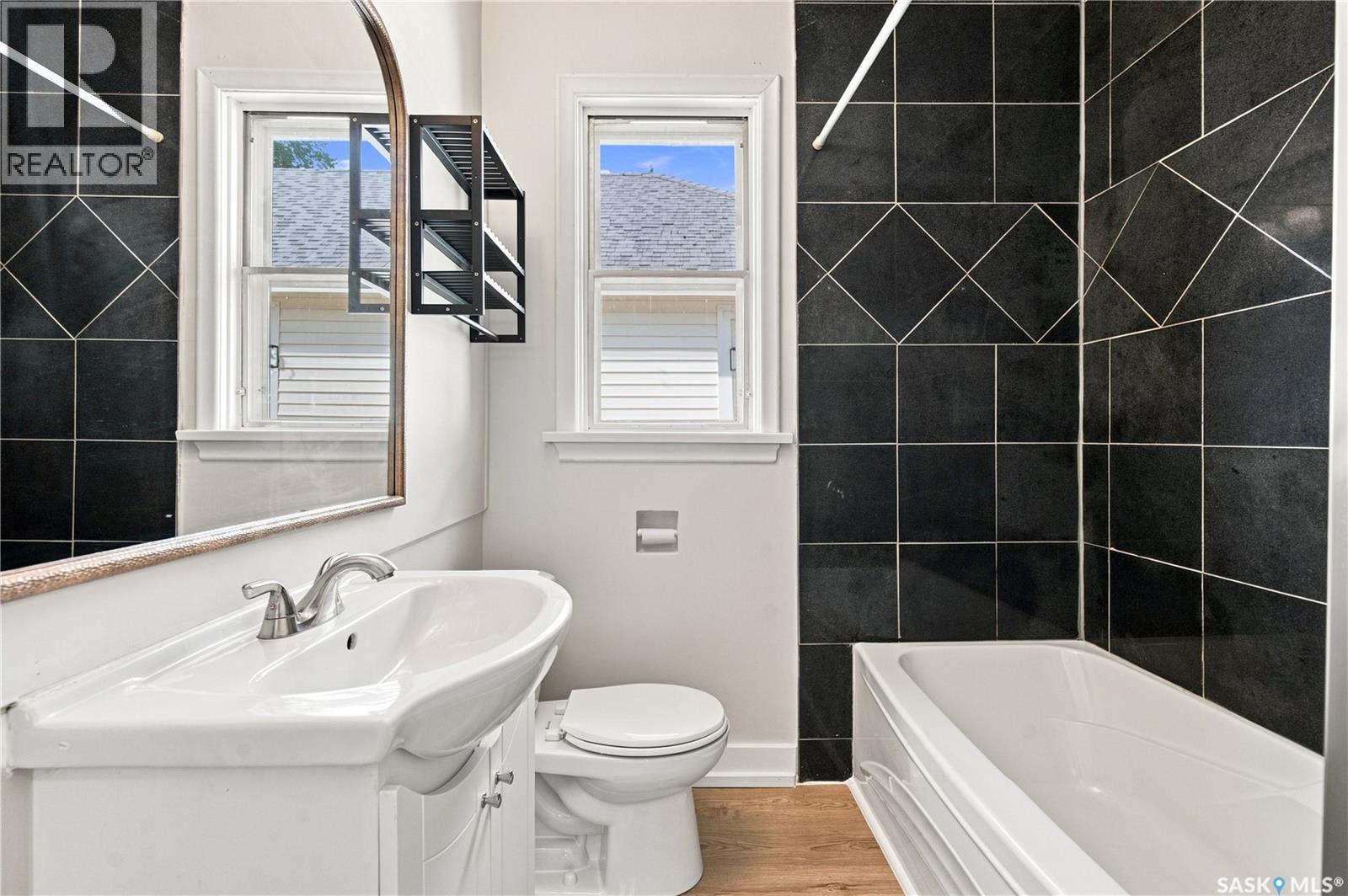 1336 Princess Street, Regina, SK - Indoor Photo Showing Bathroom