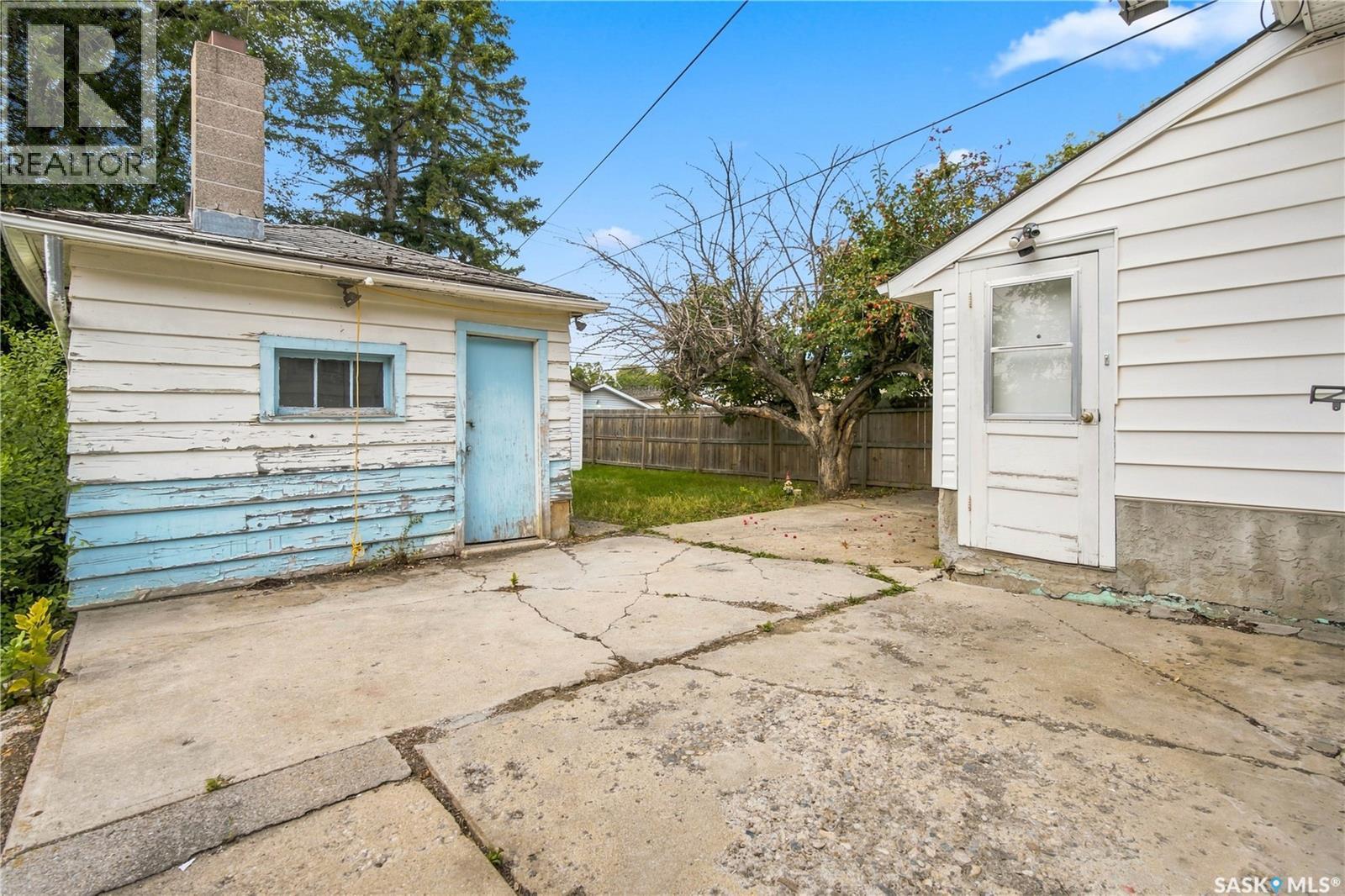 1336 Princess Street, Regina, SK - Outdoor