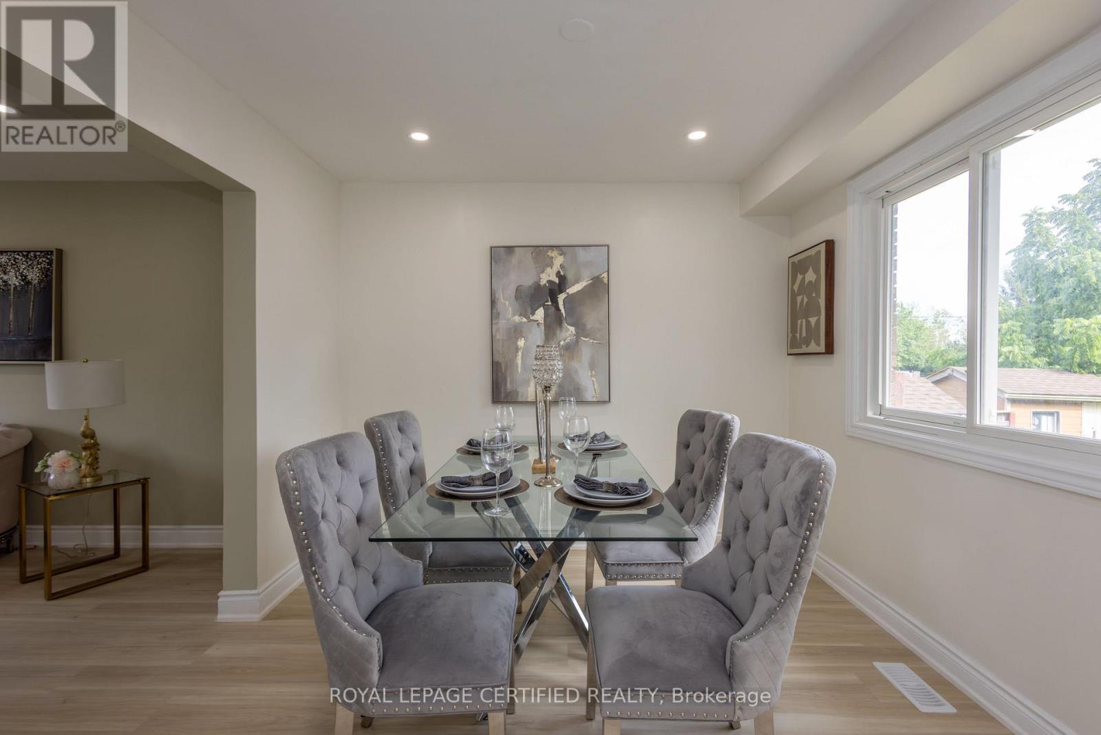 111 Limeridge Road W, Hamilton, ON - Indoor Photo Showing Dining Room