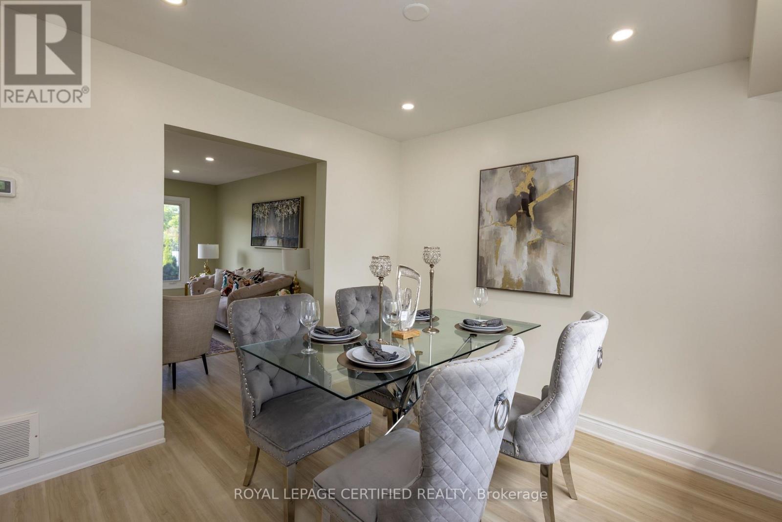 111 Limeridge Road W, Hamilton, ON - Indoor Photo Showing Dining Room