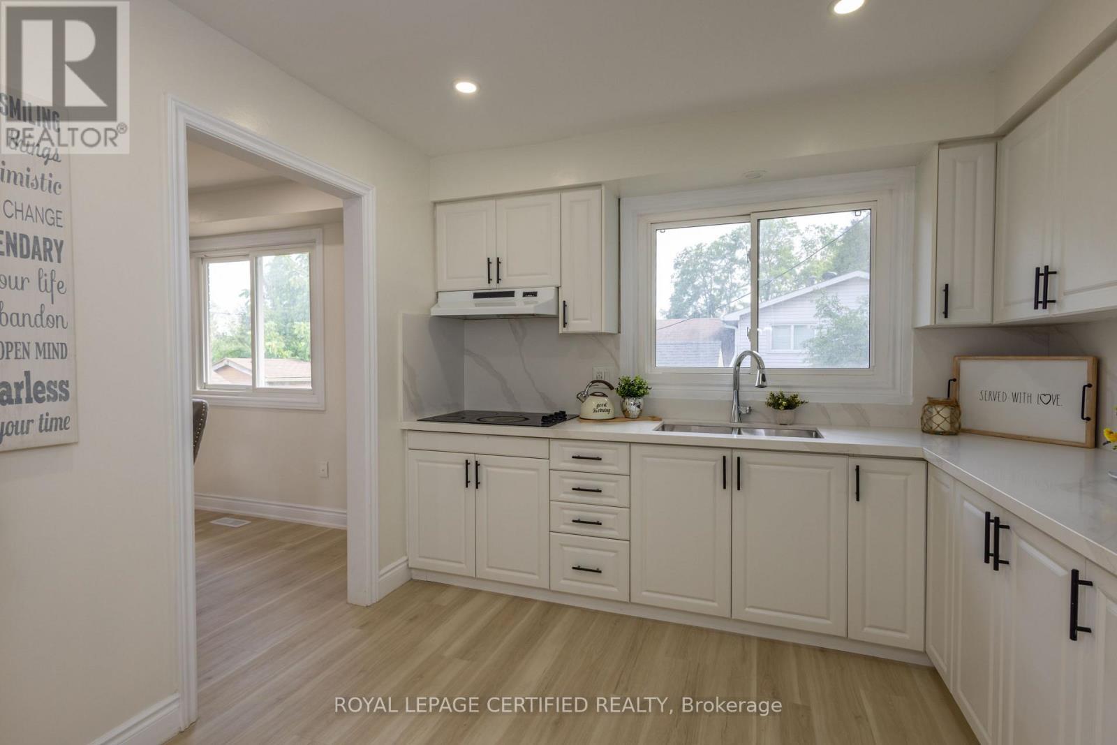 111 Limeridge Road W, Hamilton, ON - Indoor Photo Showing Kitchen With Double Sink
