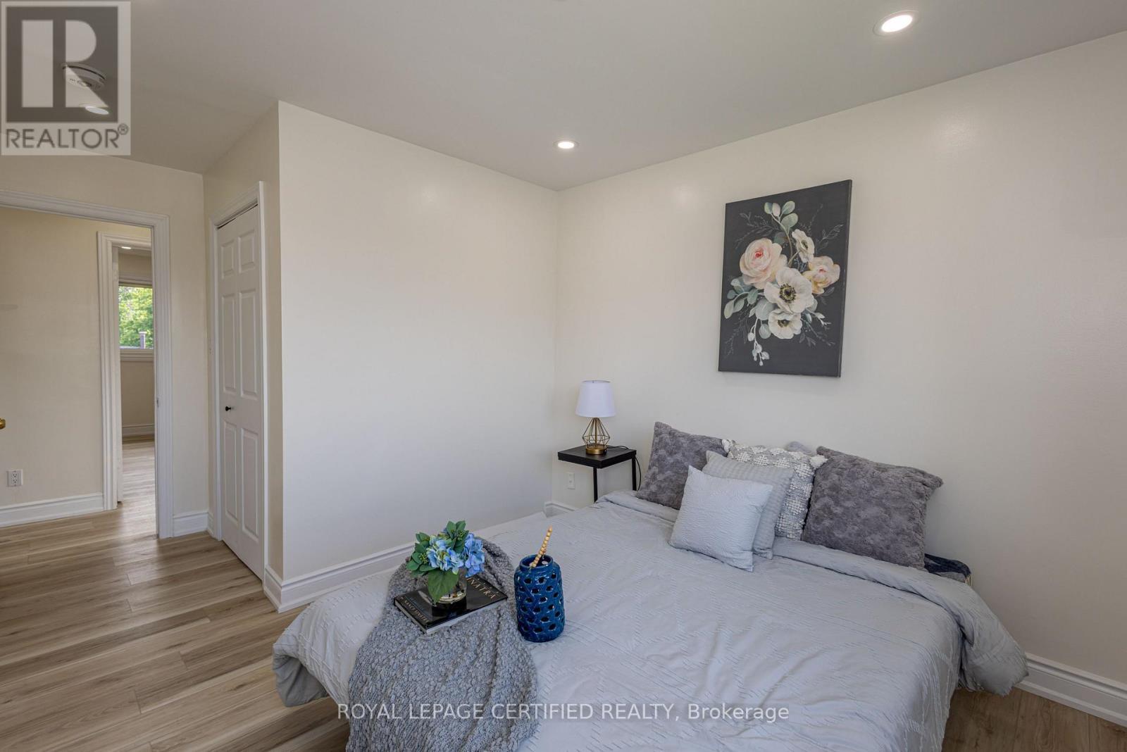 111 Limeridge Road W, Hamilton, ON - Indoor Photo Showing Bedroom