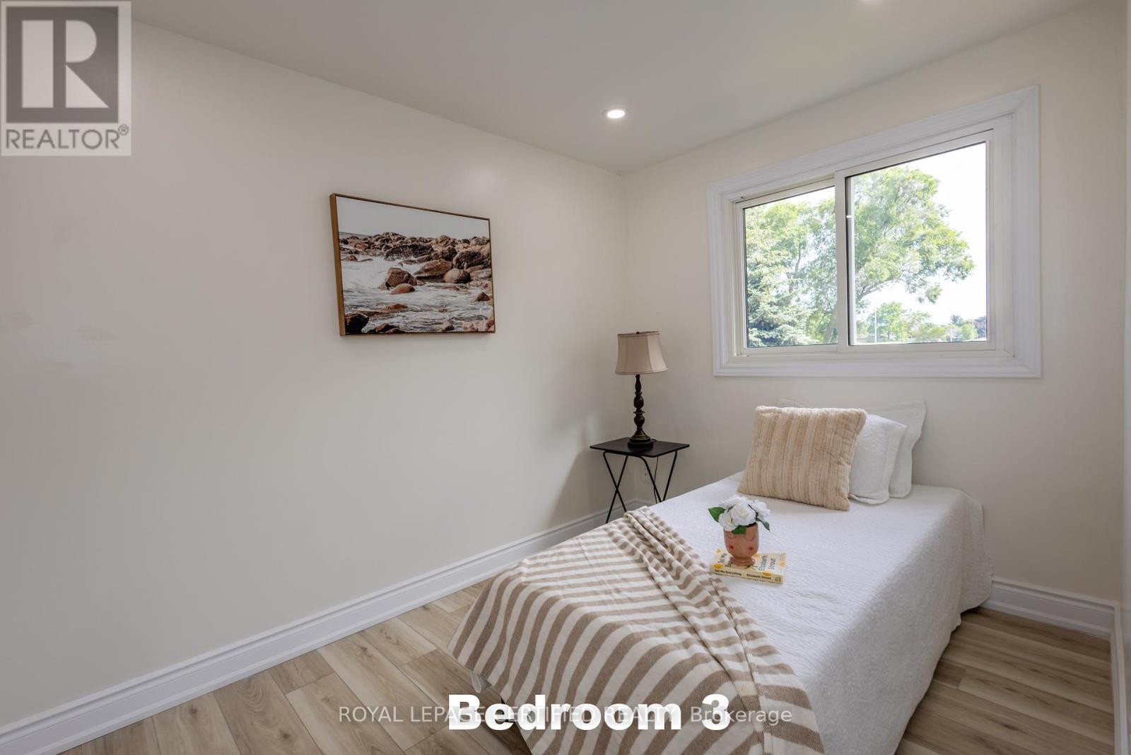 111 Limeridge Road W, Hamilton, ON - Indoor Photo Showing Bedroom