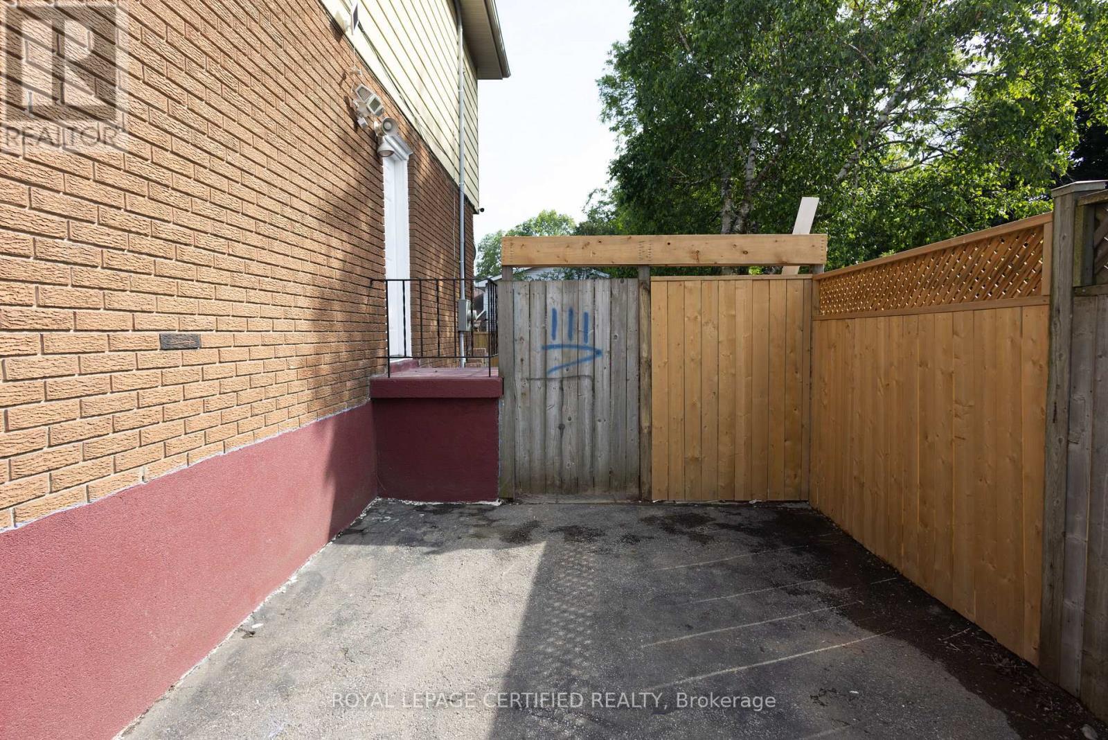 111 Limeridge Road W, Hamilton, ON - Outdoor With Exterior