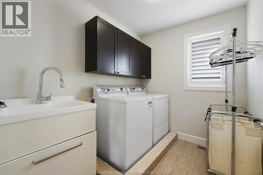 6181 Silver Maple, Lasalle, ON - Indoor Photo Showing Laundry Room