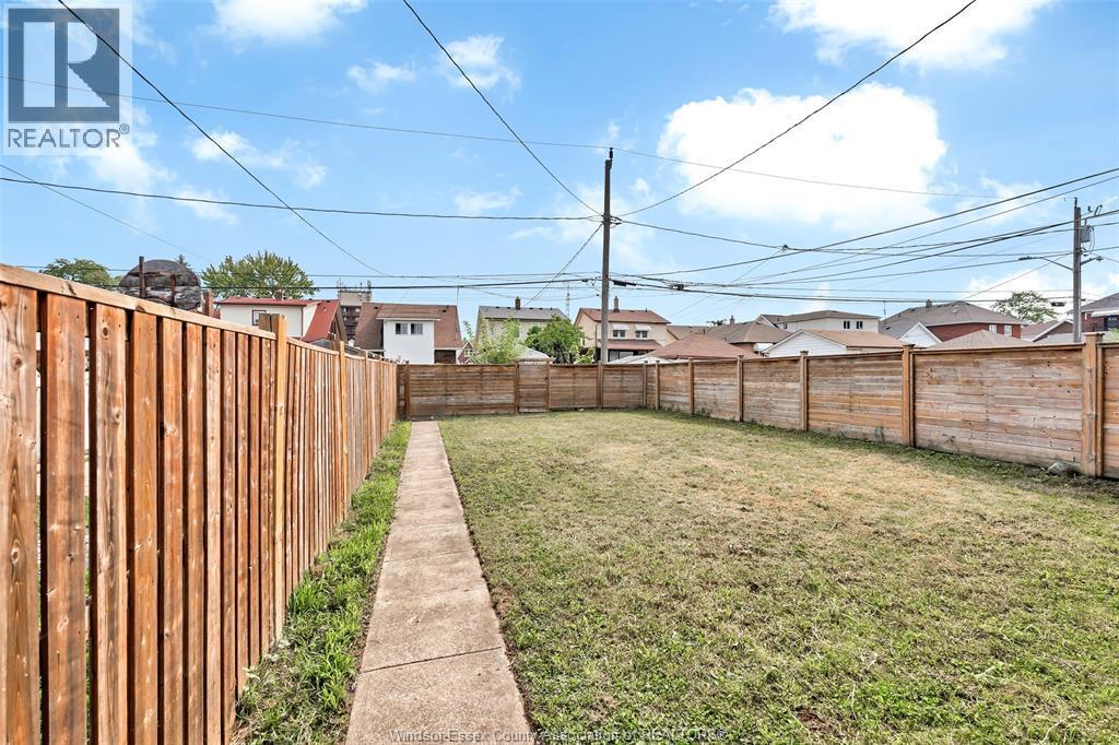 1362 Elsmere, Windsor, ON - Outdoor