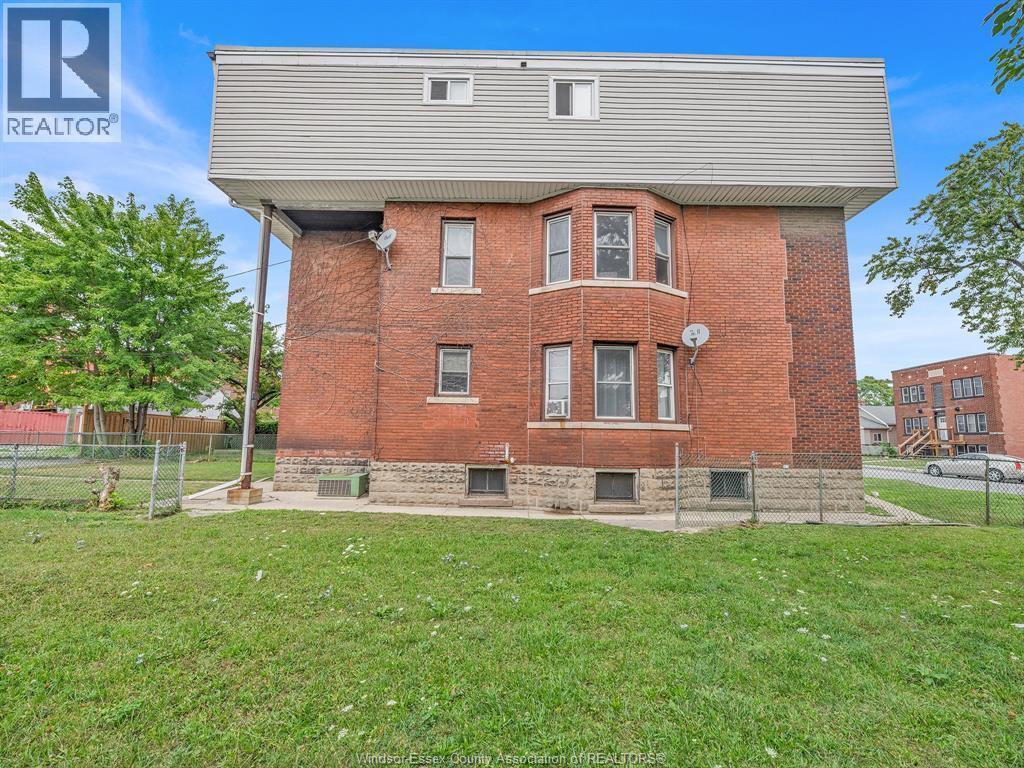 751 Windsor Avenue, Windsor, ON - Outdoor With Exterior