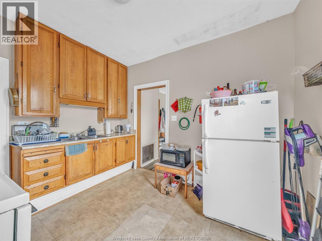751 Windsor Avenue, Windsor, ON - Indoor