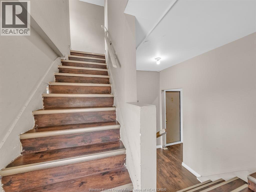 751 Windsor Avenue, Windsor, ON - Indoor Photo Showing Other Room