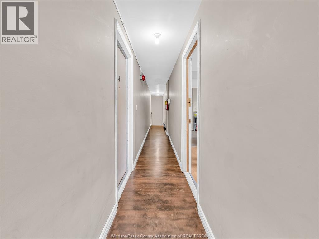 751 Windsor Avenue, Windsor, ON - Indoor Photo Showing Other Room