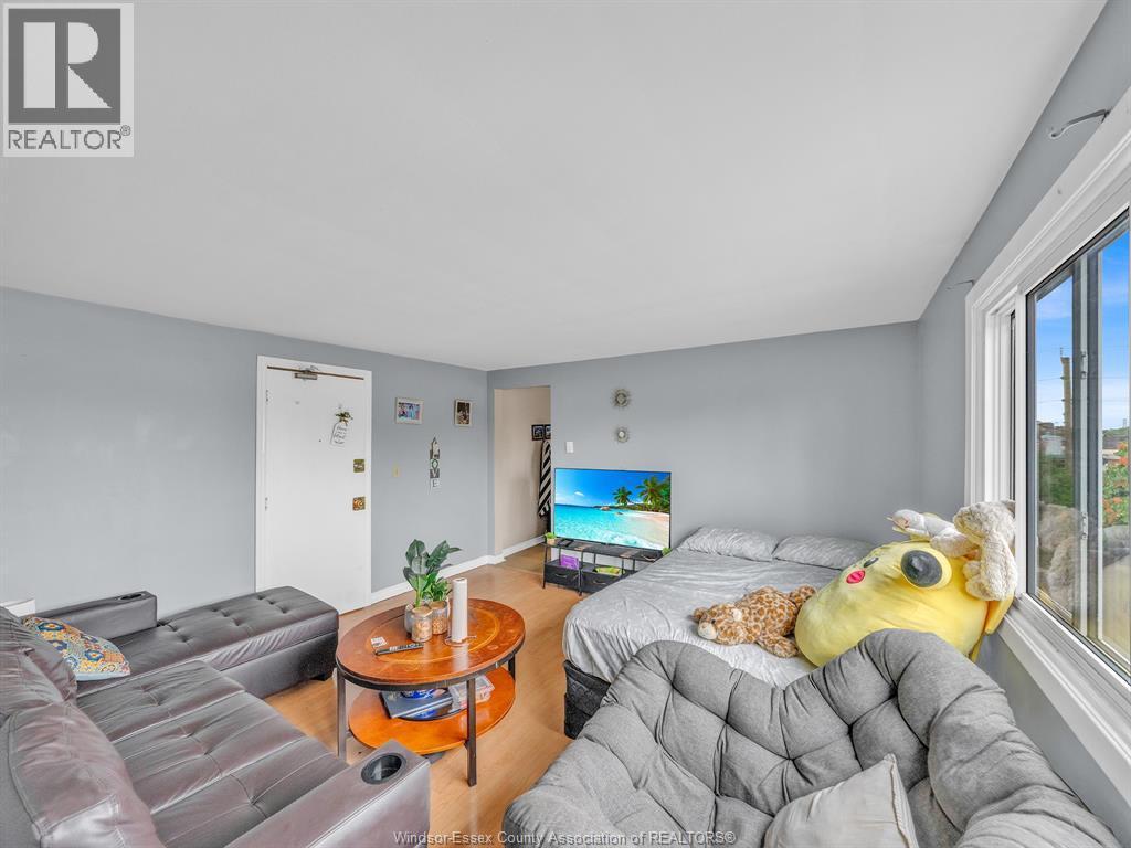 751 Windsor Avenue, Windsor, ON - Indoor Photo Showing Bedroom