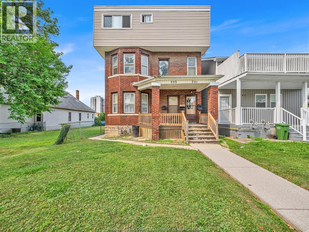 751 Windsor Avenue, Windsor, ON - Outdoor With Deck Patio Veranda