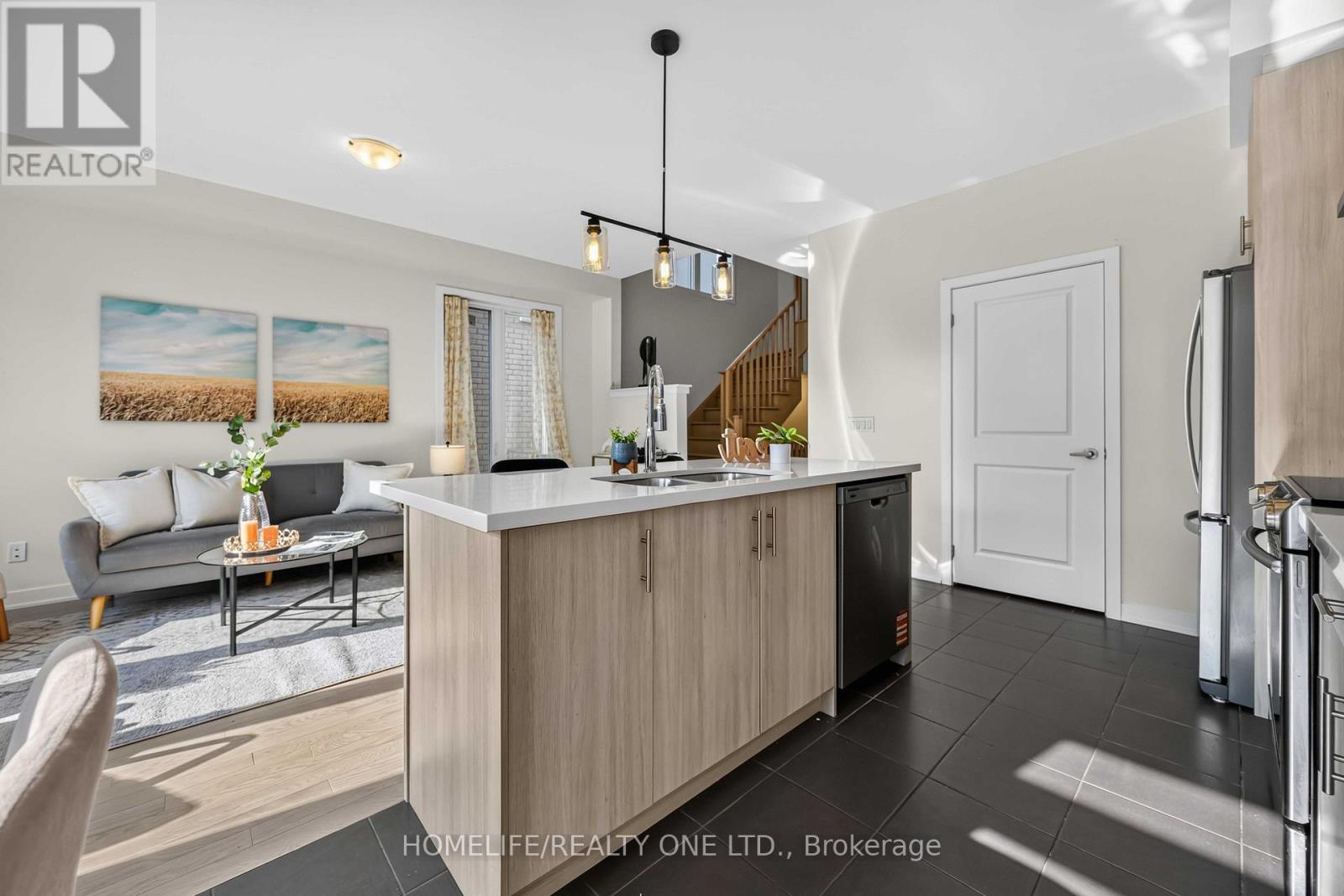 10 Harvey Bunker Crescent, Markham, ON - Indoor Photo Showing Other Room
