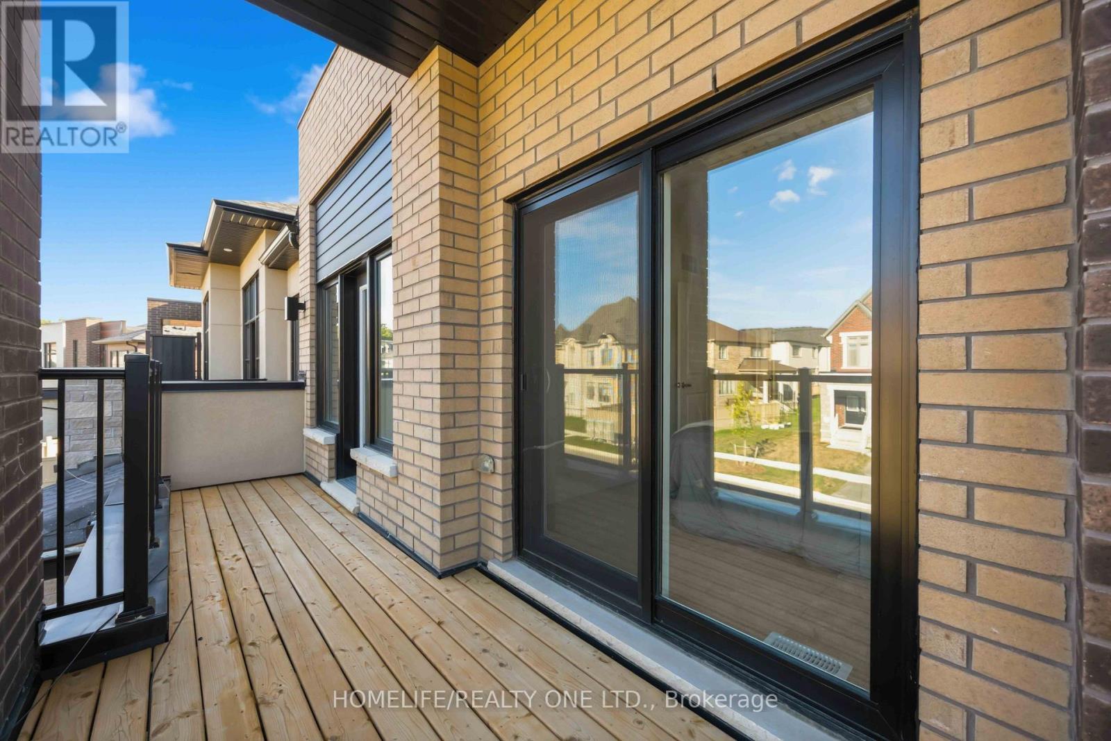 10 Harvey Bunker Crescent, Markham, ON - Outdoor With Exterior