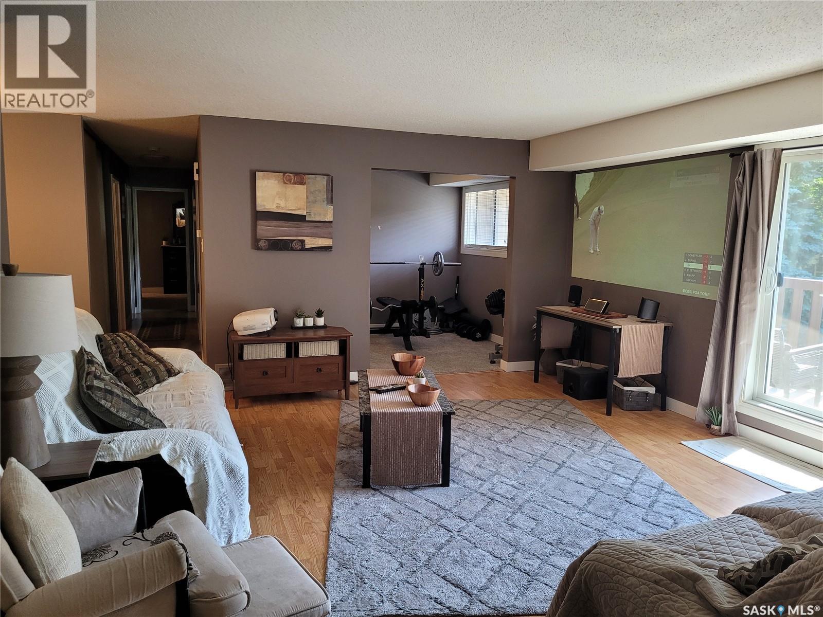 320 510 Prairie Avenue, Saskatoon, SK - Indoor Photo Showing Living Room