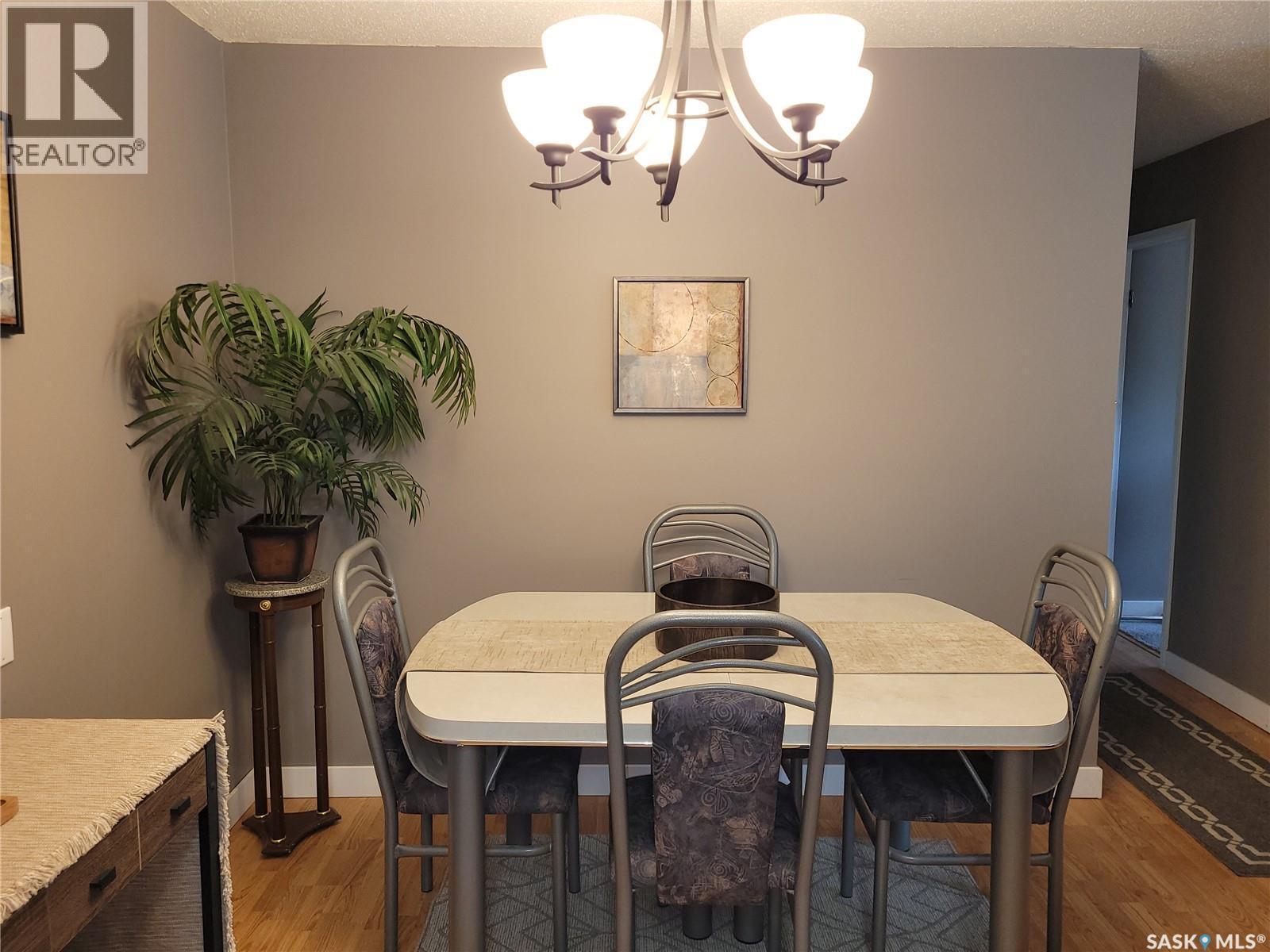 320 510 Prairie Avenue, Saskatoon, SK - Indoor Photo Showing Dining Room