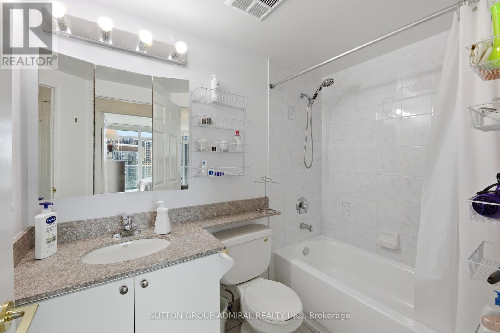 1403 - 5500 Yonge Street, Toronto, ON - Indoor Photo Showing Bathroom