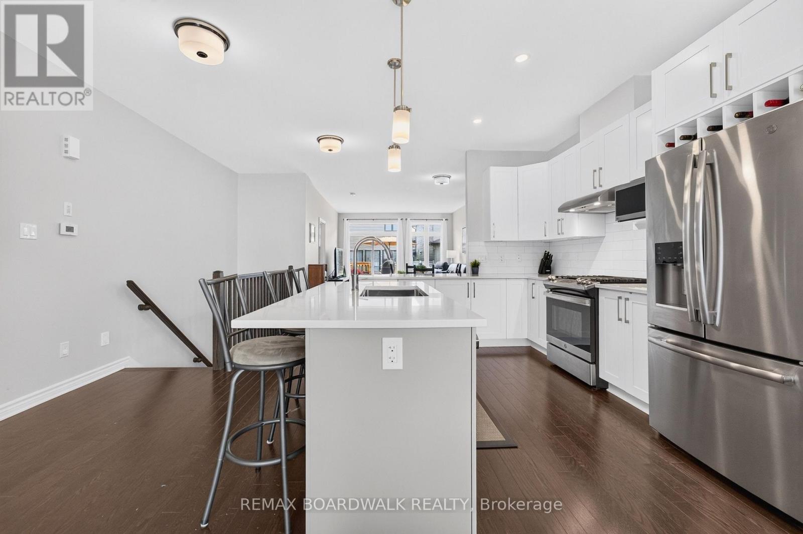 Plenty of Cabinet & Counter Space - 224 Maygrass Way, Ottawa, ON - Indoor Photo Showing Kitchen With Upgraded Kitchen