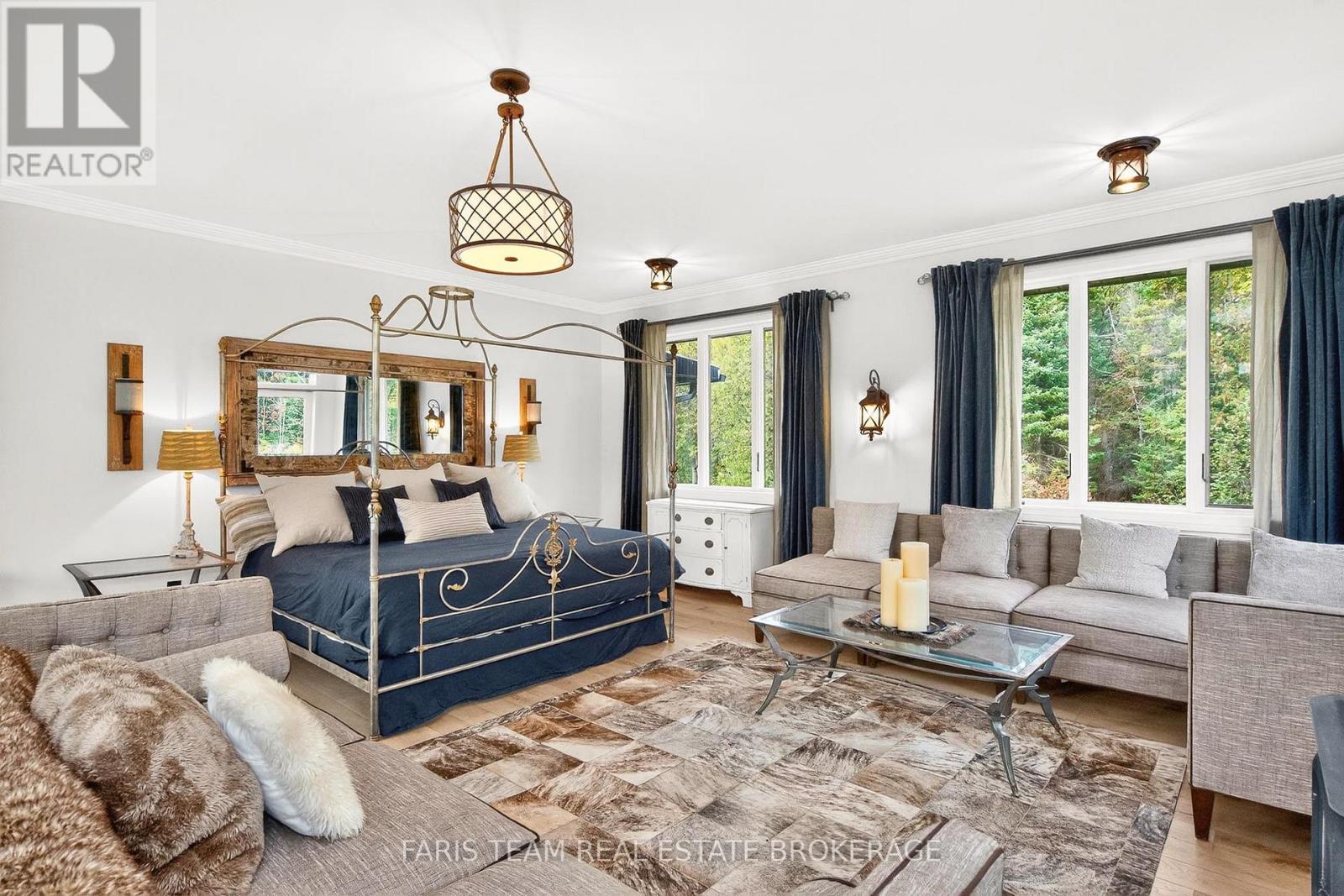 1076 Beaver Lane, Springwater, ON