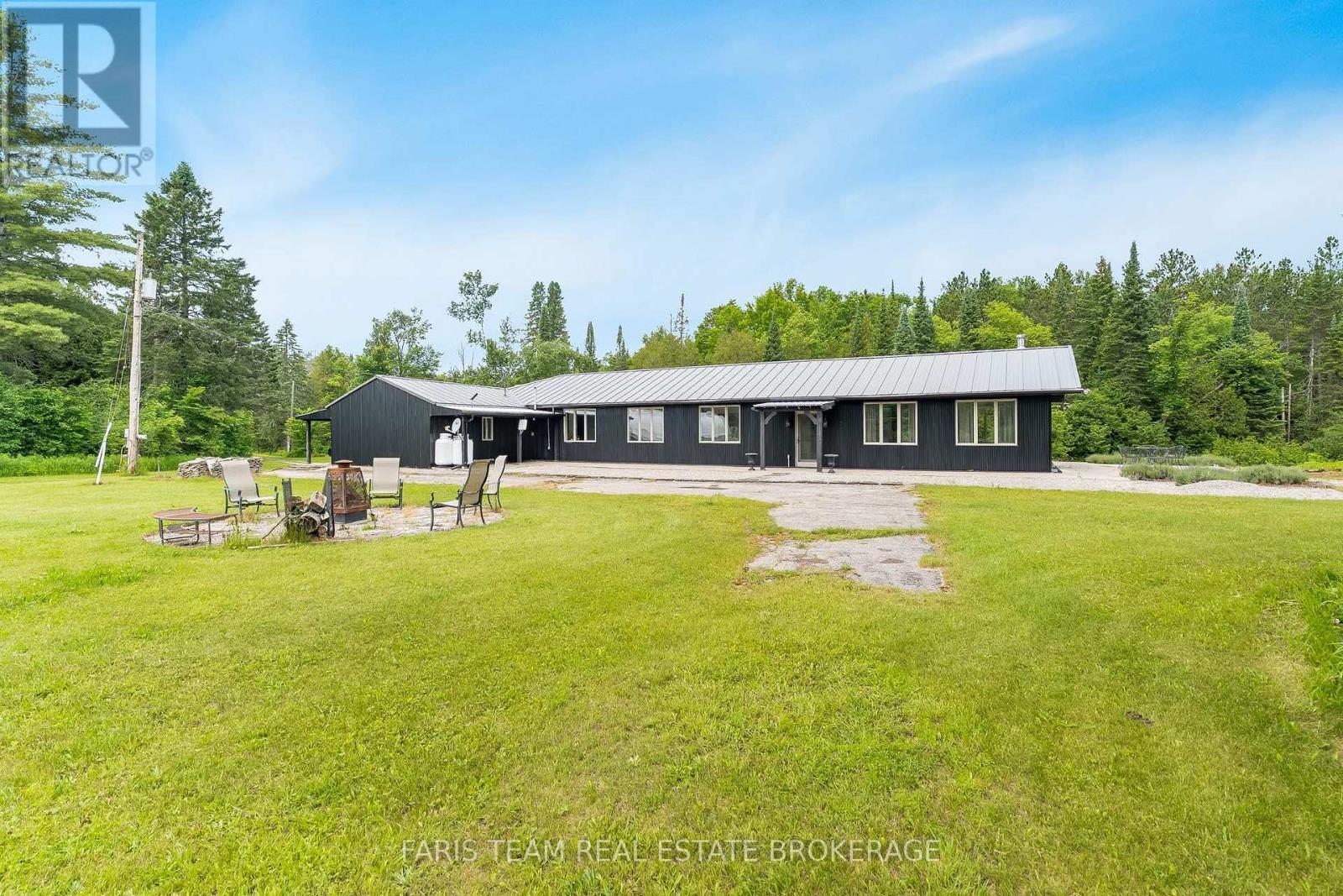 1076 Beaver Lane, Springwater, ON