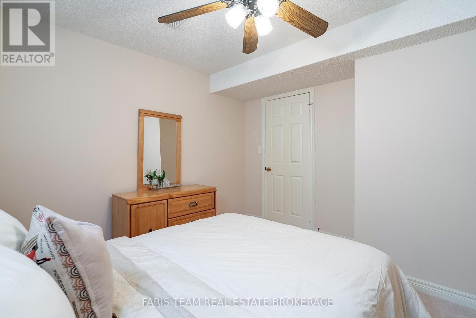157 Emms Drive, Barrie, ON - Indoor Photo Showing Bedroom