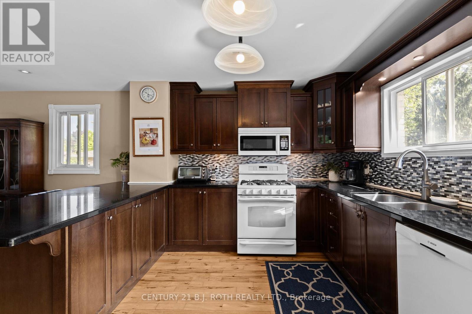 10 Andrea Crescent, Orillia, ON - Indoor Photo Showing Kitchen With Double Sink