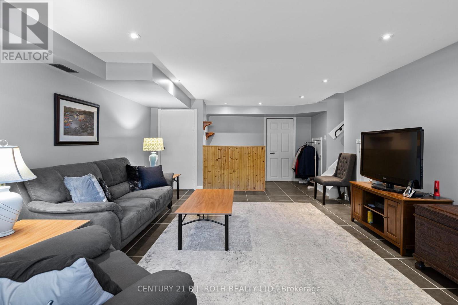 10 Andrea Crescent, Orillia, ON - Indoor Photo Showing Living Room