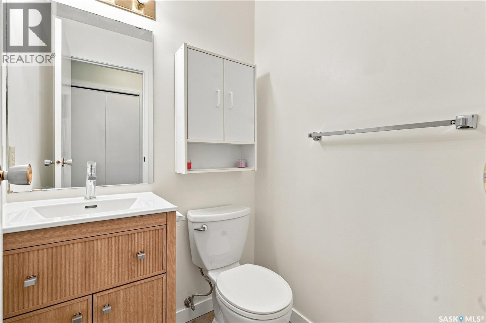 302 345 Kingsmere Boulevard, Saskatoon, SK - Indoor Photo Showing Bathroom