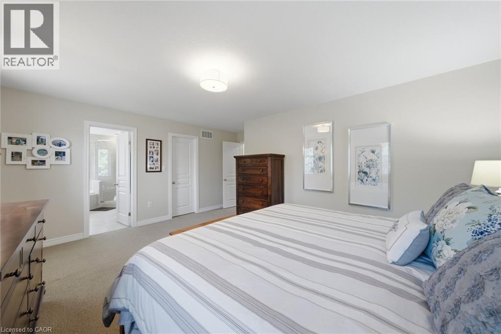 401 Valridge Drive, Ancaster, ON - Indoor Photo Showing Bedroom