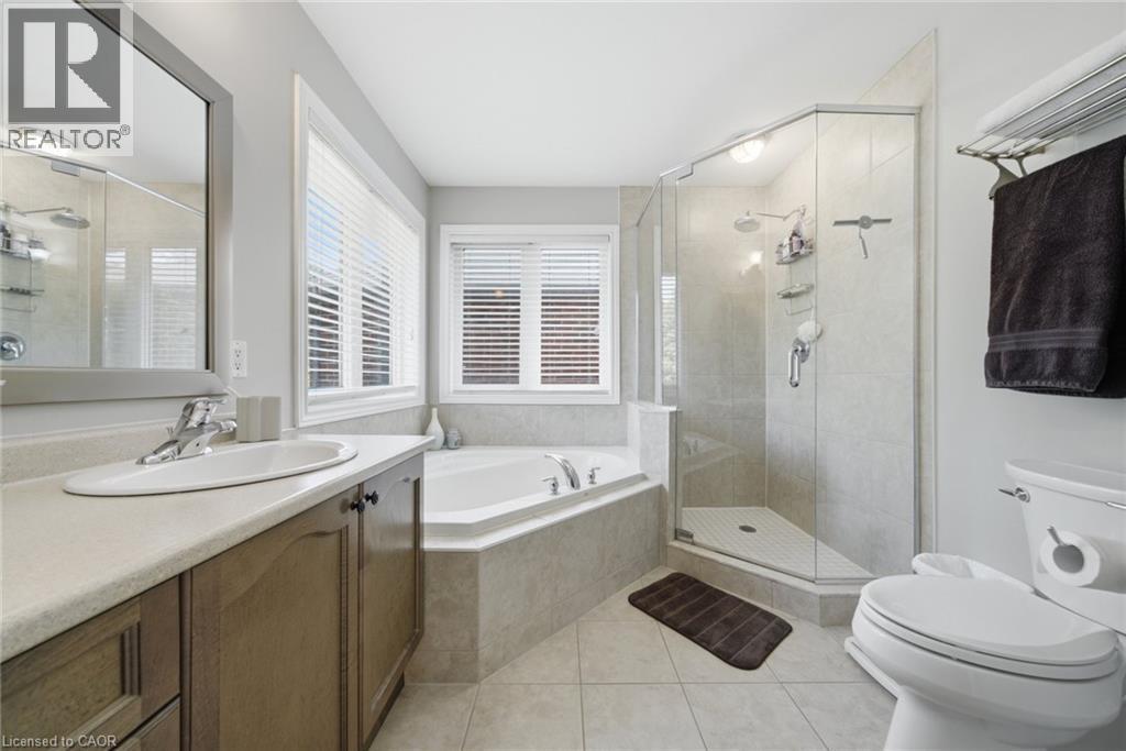 401 Valridge Drive, Ancaster, ON - Indoor Photo Showing Bathroom