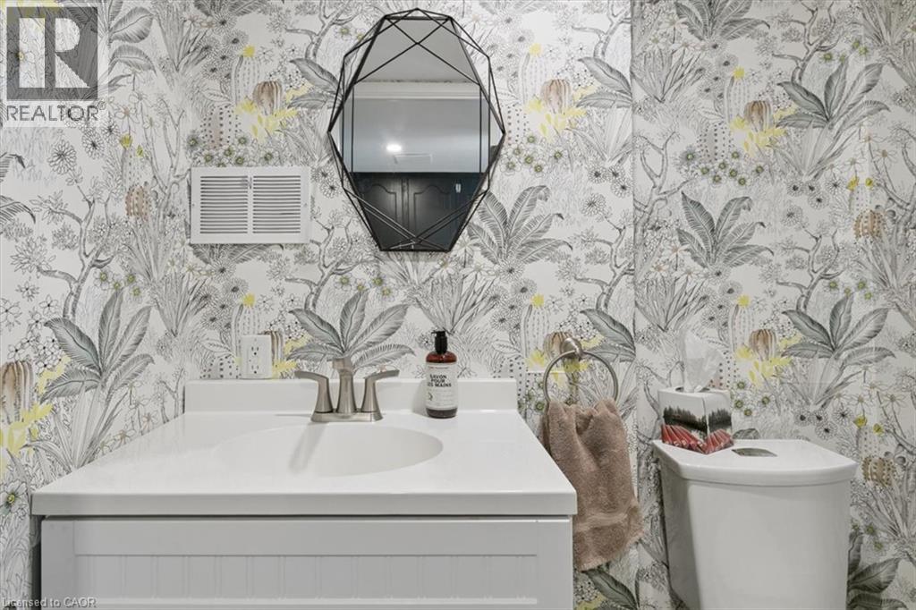 Half bathroom - 138 Blueridge Avenue, Kitchener, ON