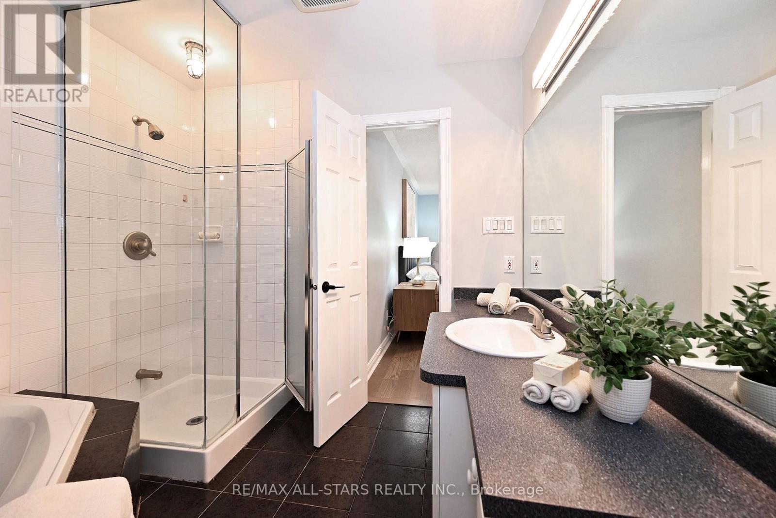 34 Captain Armstrong Lane, Markham, ON - Indoor Photo Showing Bathroom