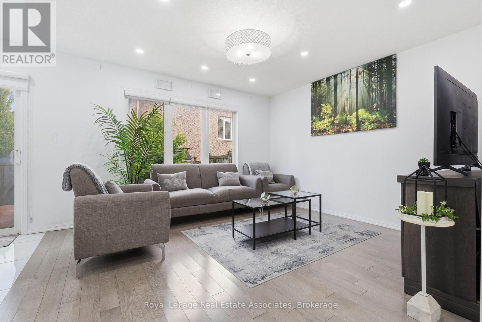 392 Tonelli Lane, Milton, ON - Indoor
