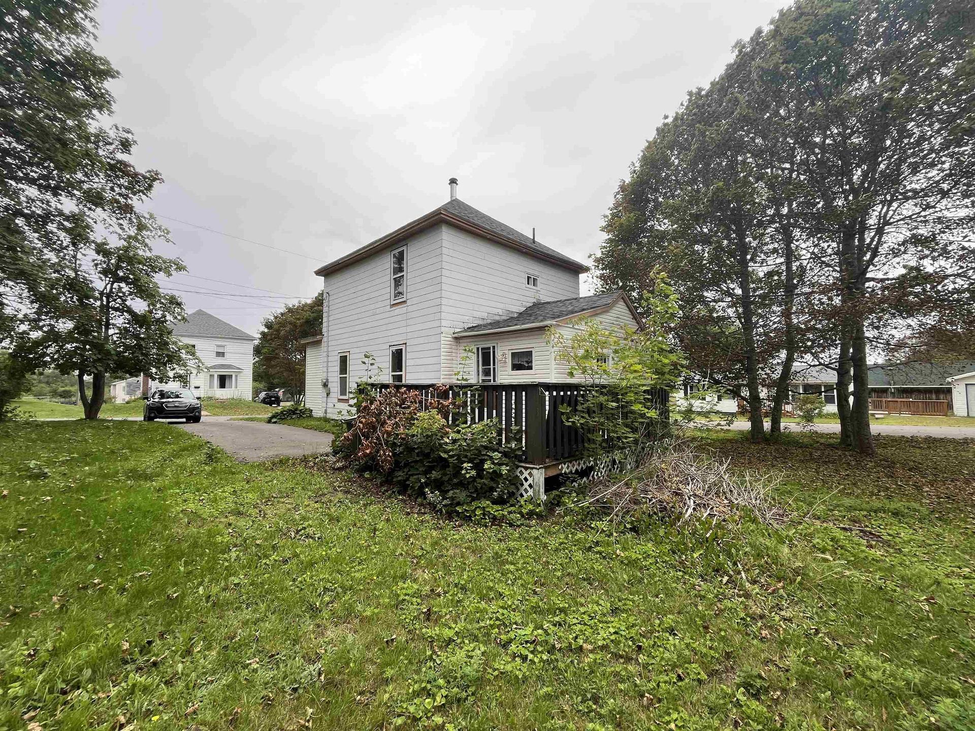26 Fairview Avenue, Amherst, NS - Outdoor