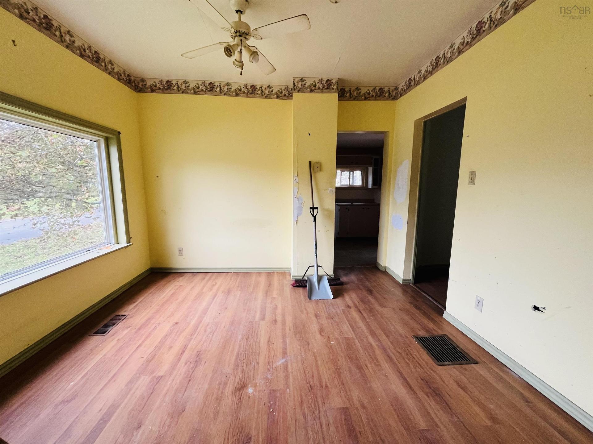 26 Fairview Avenue, Amherst, NS - Indoor Photo Showing Other Room