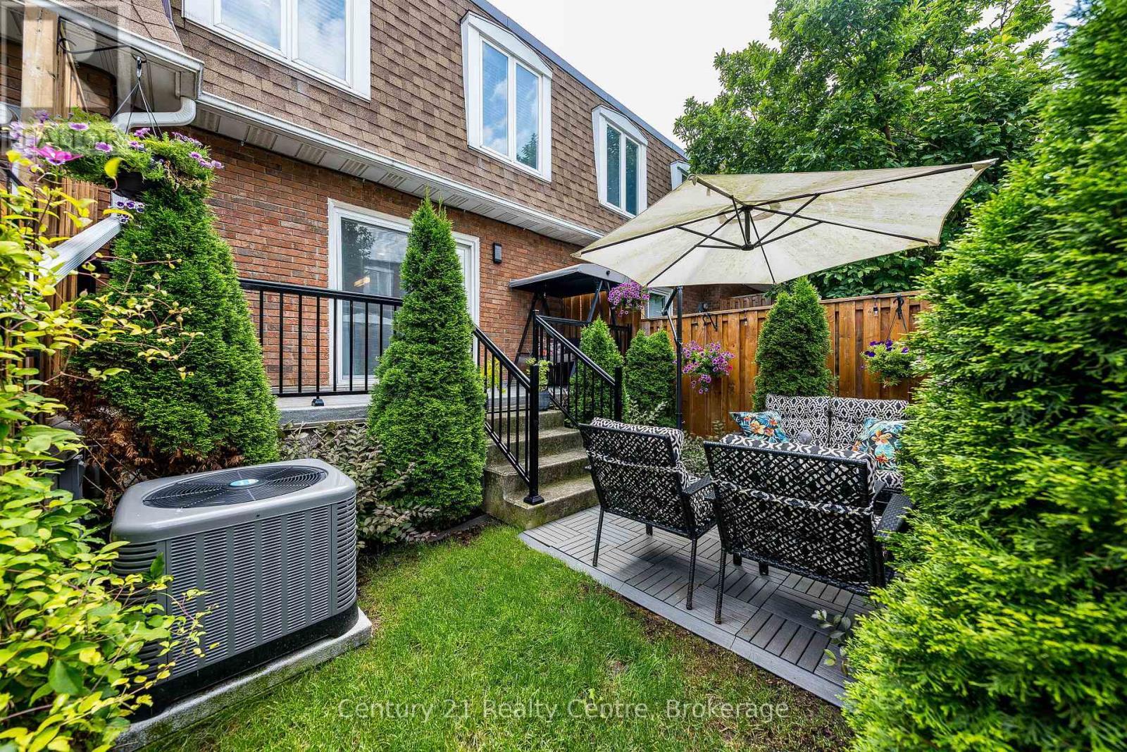 1537 Westminster Place, Burlington, ON - Outdoor With Deck Patio Veranda With Exterior