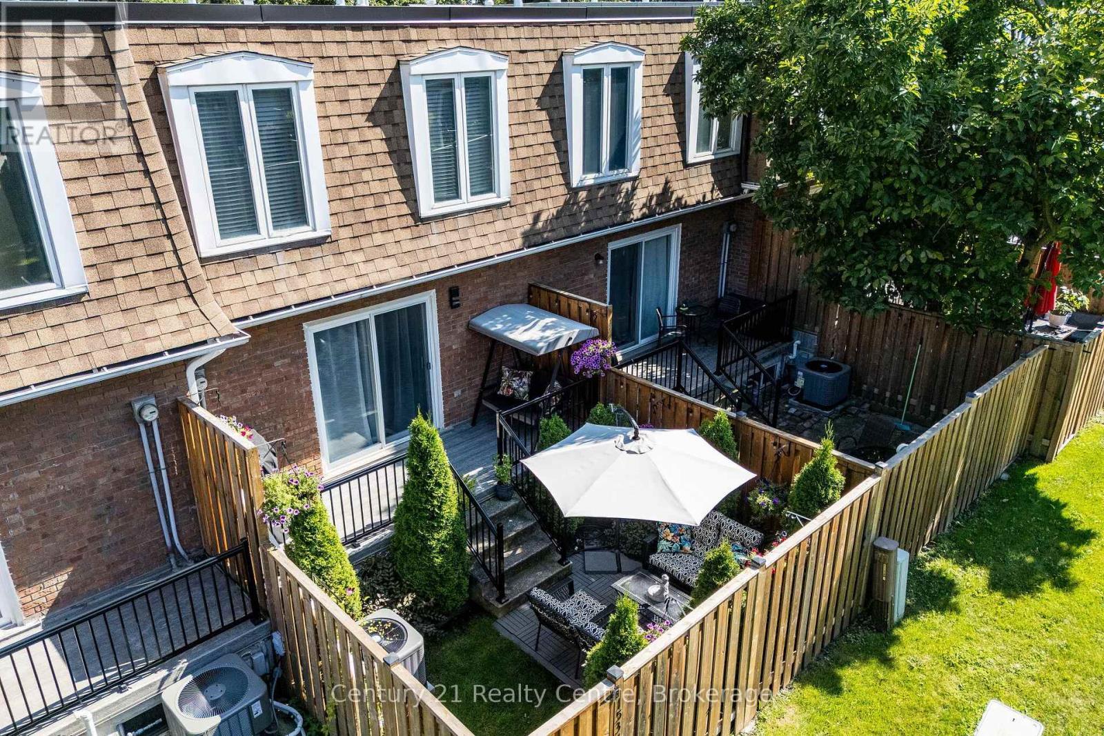 1537 Westminster Place, Burlington, ON - Outdoor With Deck Patio Veranda With Exterior