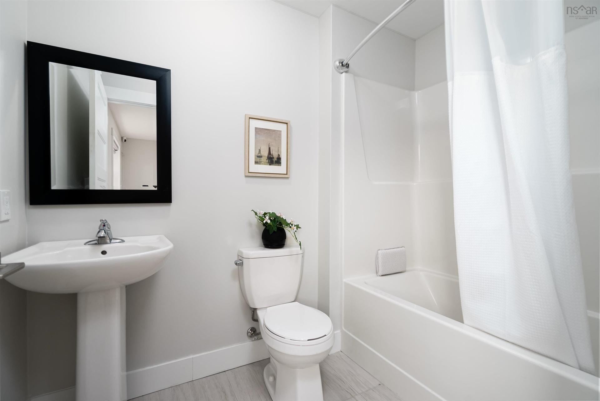 27 Onyx Crescent, Halifax, NS - Indoor Photo Showing Bathroom