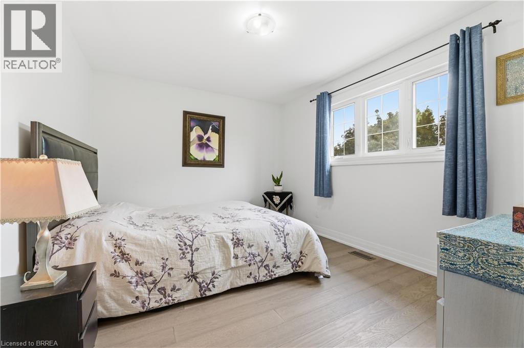 512 Hawthorne Crescent, Milton, ON - Indoor Photo Showing Bedroom