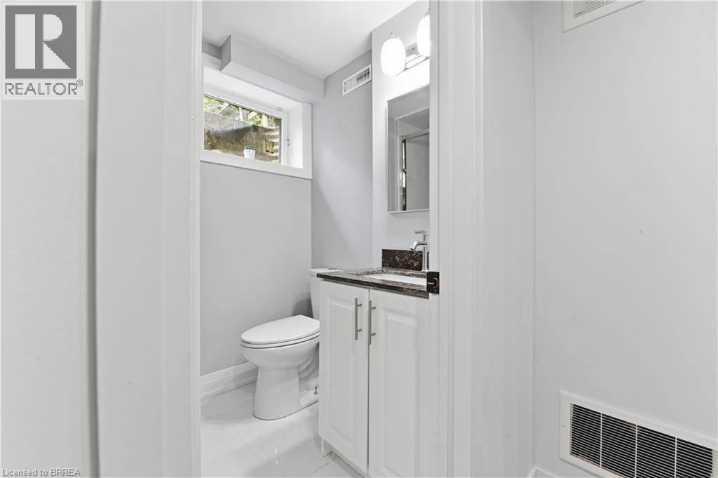 512 Hawthorne Crescent, Milton, ON - Indoor Photo Showing Bathroom