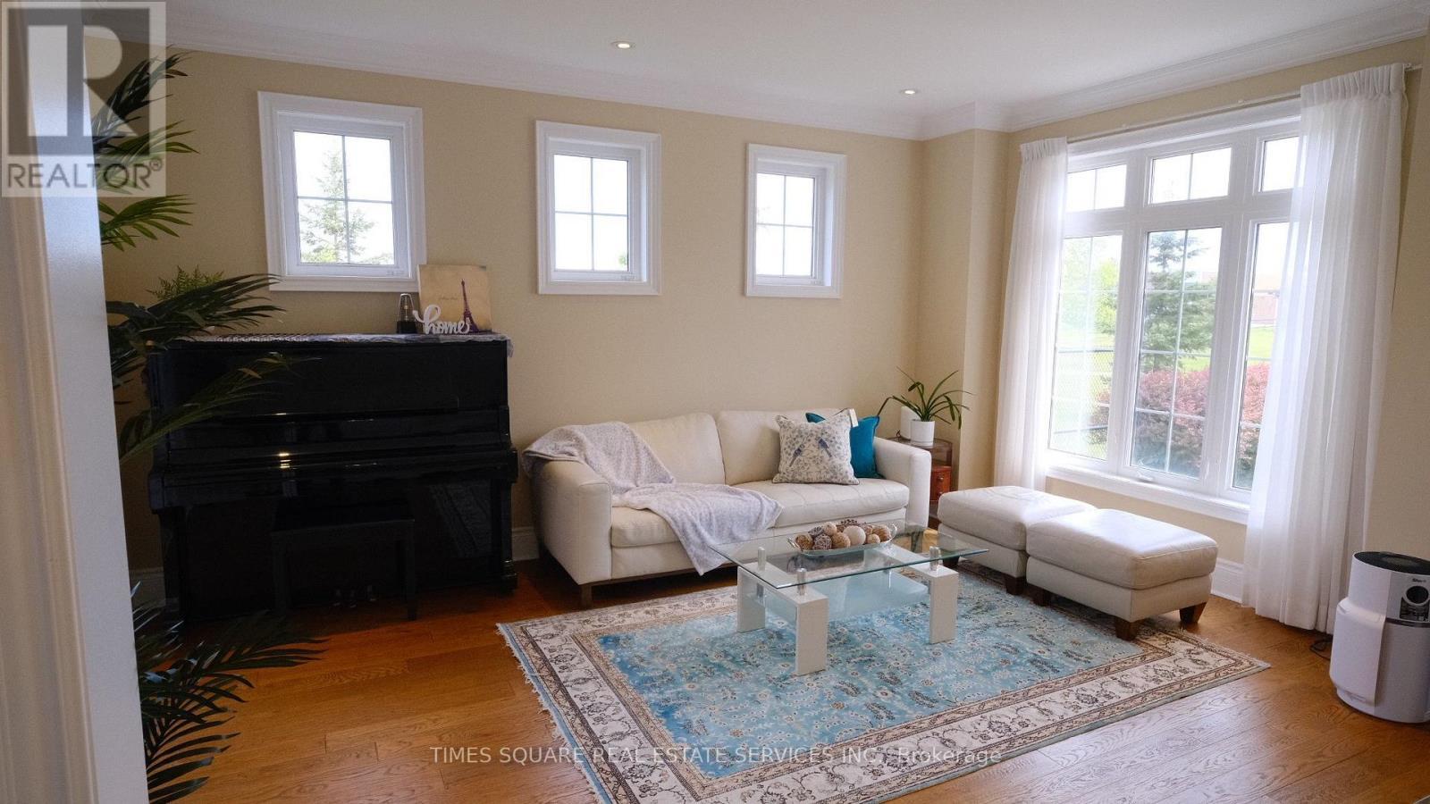 39 Gillings Street, Markham, ON - Indoor Photo Showing Living Room