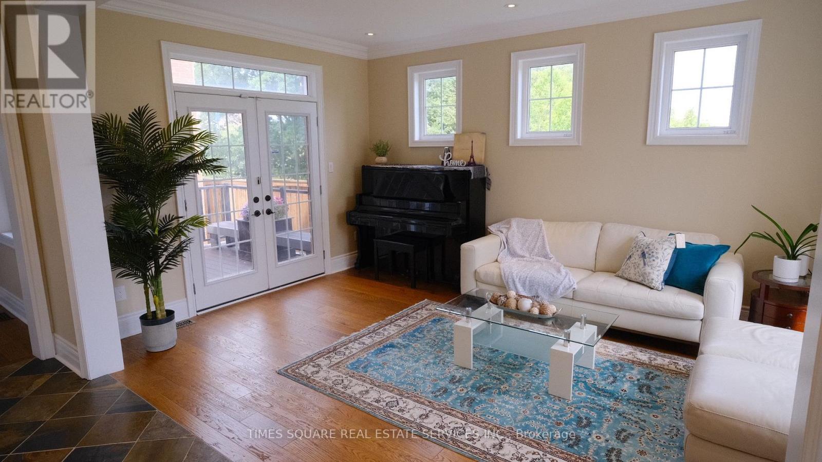 39 Gillings Street, Markham, ON - Indoor Photo Showing Living Room